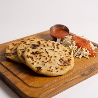 PUPUSA Queso