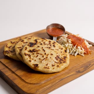 PUPUSA Frijoles