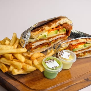 TORTA Milanesa de Pollo